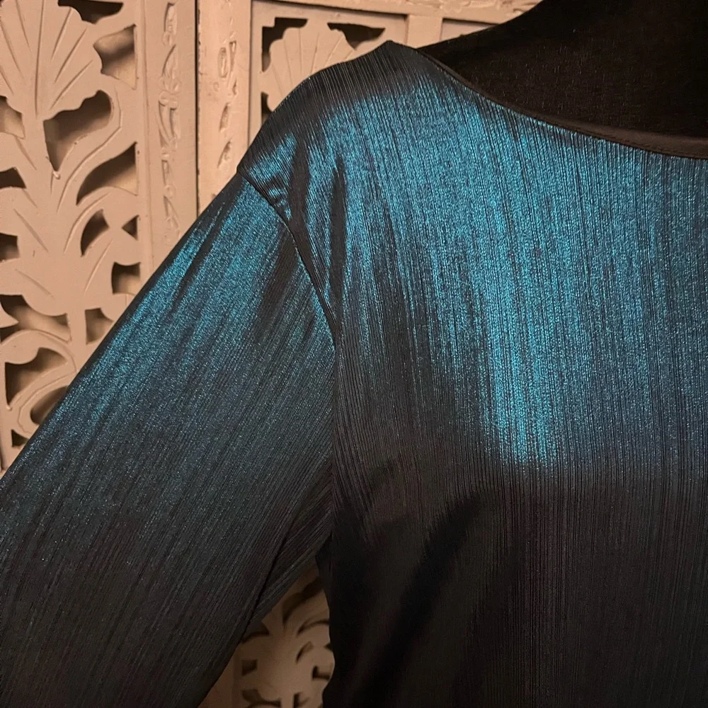NWT! LUCKY & BLESSED GORGEOUS BOUTIQUE METALLIC TURQ BLUE LONG BELL SLEEVES TOP - Picture 6 of 10